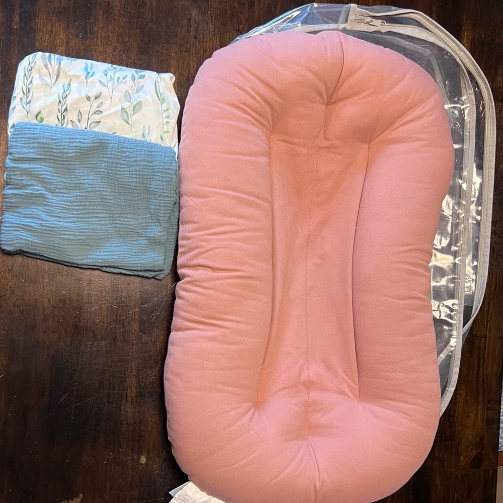 Snuggle Me Organic Baby Lounger